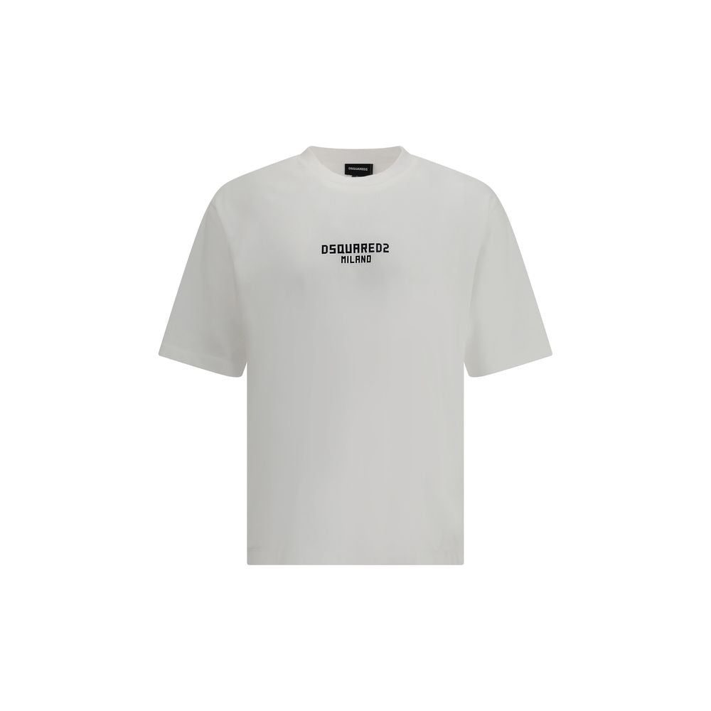 T-shirt blanc en coton de la marque Dsquared², coupe classique avec logo discret, porté sur mannequin.