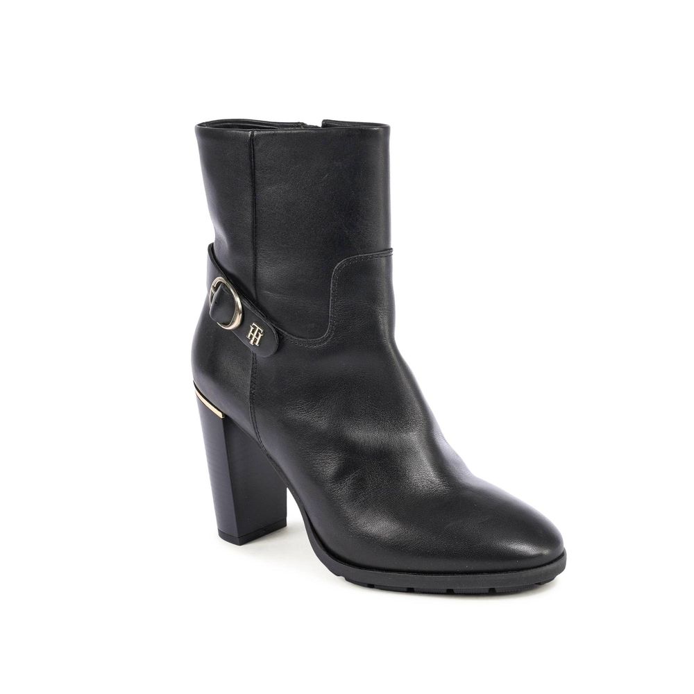 Bottes en cuir noir Tommy Hilfiger pour la cheville, avec semelle résistante et design élégant.