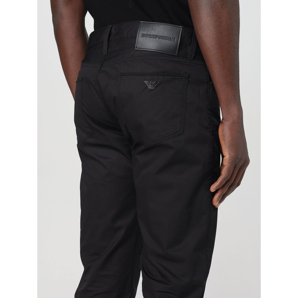 Pantalon décontracté en coton noir de la marque Emporio Armani, coupe classique et style élégant.