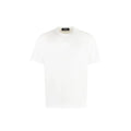 T-shirt blanc en coton de la marque Dsquared², coupe classique, avec logo discret à l'avant, porté par un mannequin.