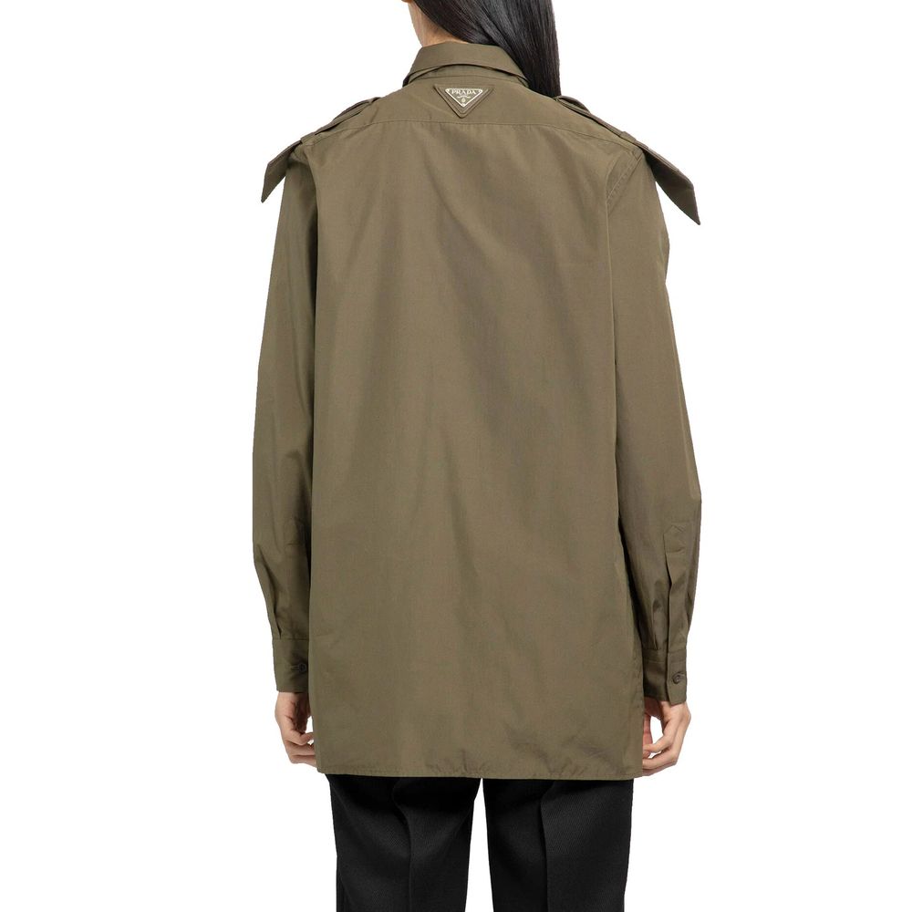 Chemise en coton bicolore Prada pour homme, élégante avec col classique et boutons visibles.