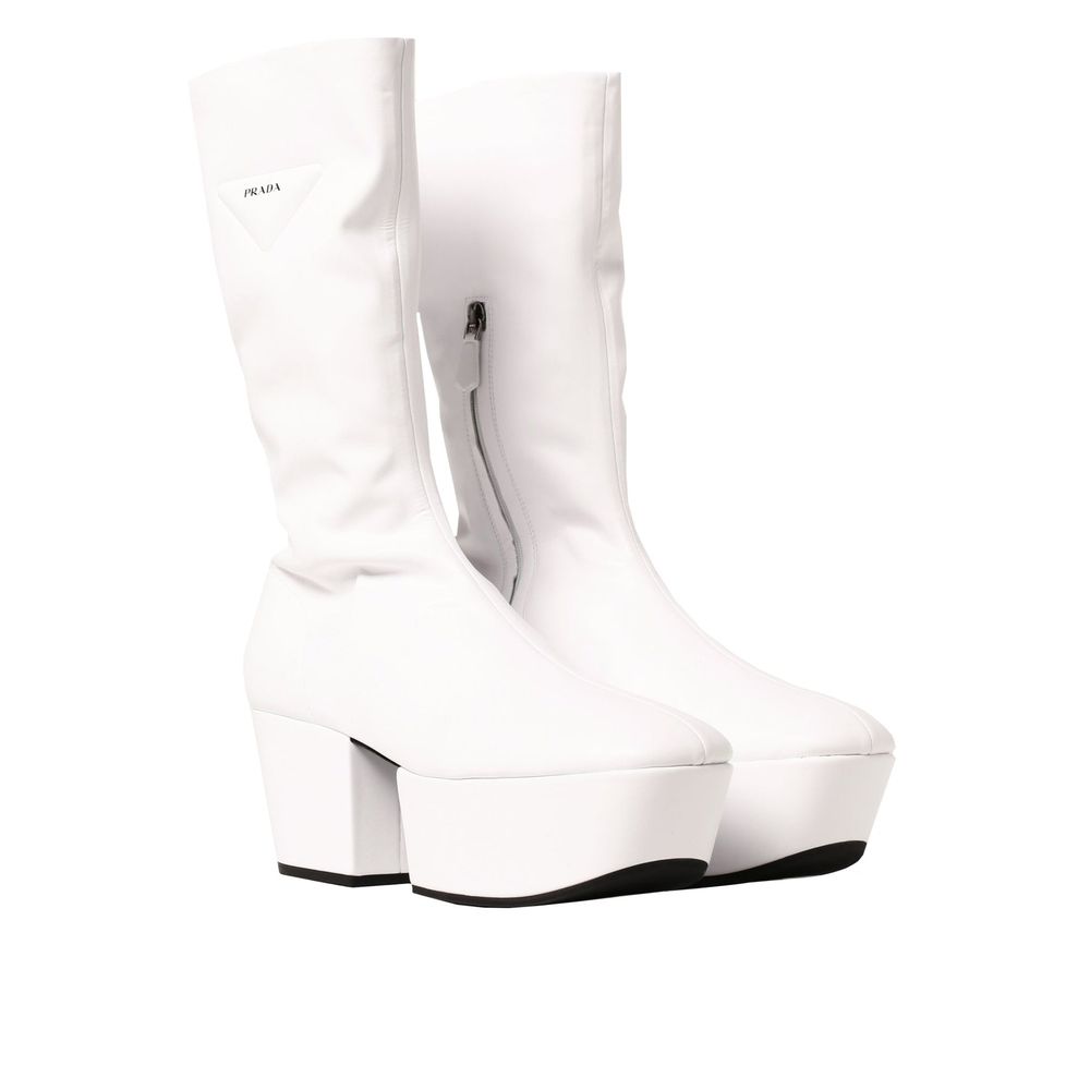 Bottes blanches en polyéthylène Prada avec lacets, chaussures de mode élégantes pour femme.