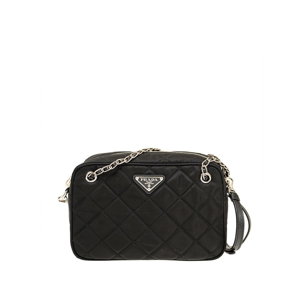 Sac à bandoulière Prada en nylon noir, élégant et pratique, avec détails modernes, idéal pour un style sophistiqué.