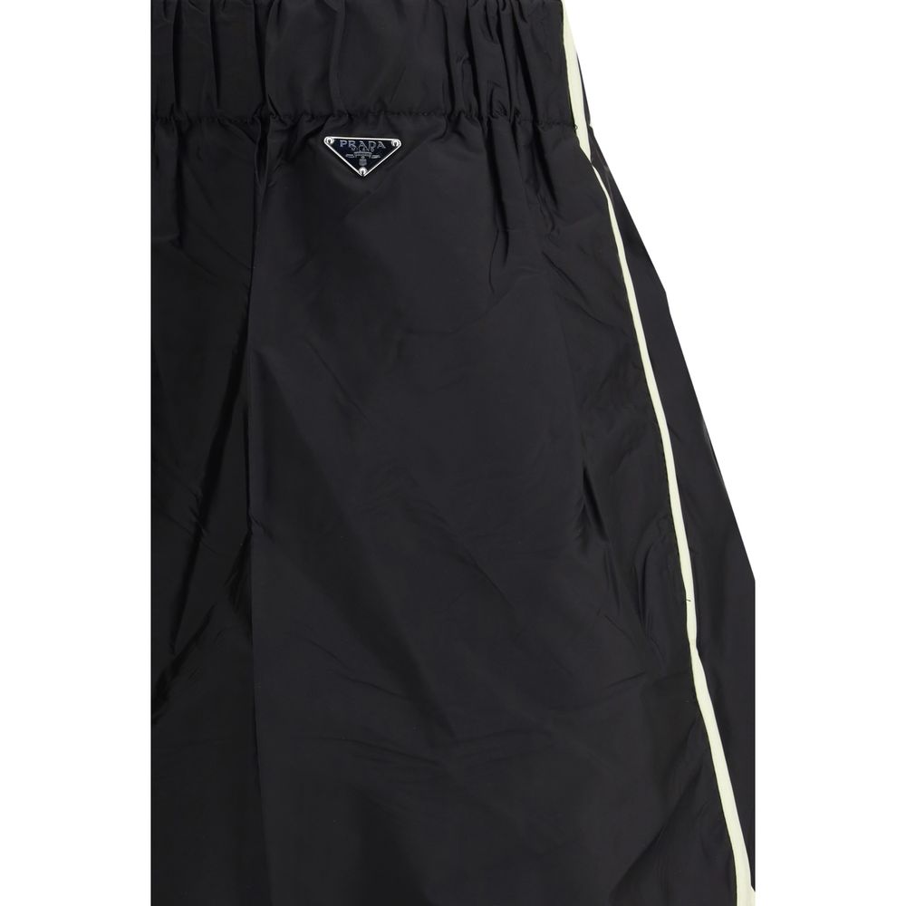Prada Schwarze Bermuda-Shorts aus recyceltem Polyamid