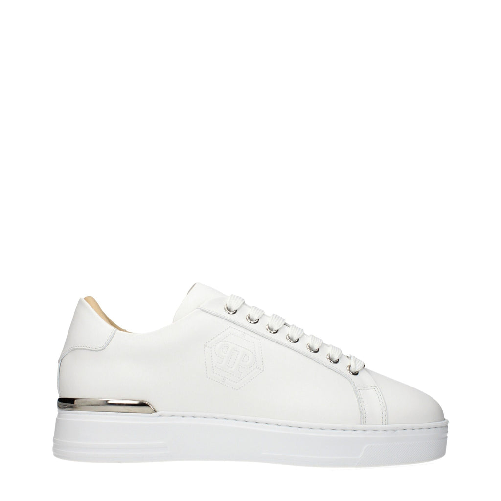 Chaussures Philipp Plein en cuir blanc, baskets basses pour homme, style moderne et élégant.