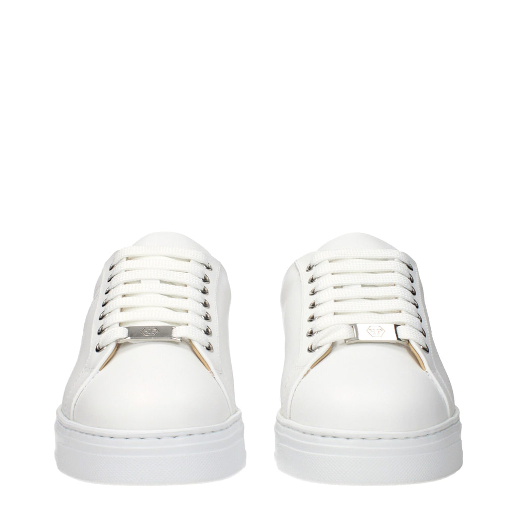 Chaussures Philipp Plein en cuir blanc, baskets basses pour hommes, vue de face avec détails de la marque.