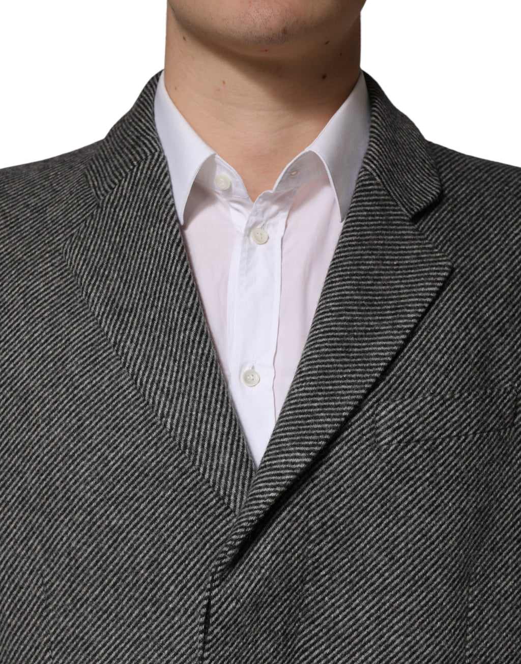 Manteau trench pour homme Dolce & Gabbana gris à simple boutonnage, classique et élégant, vue de face sur mannequin.