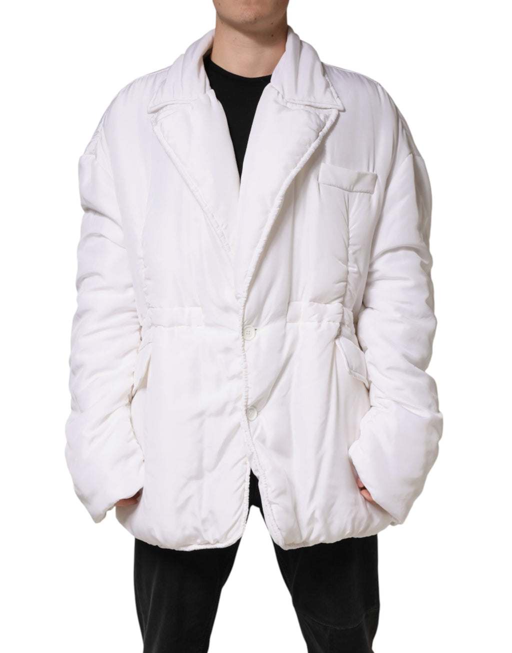Parka homme Dolce & Gabbana en soie blanche, veste matelassée élégante avec capuche et fermeture éclair.