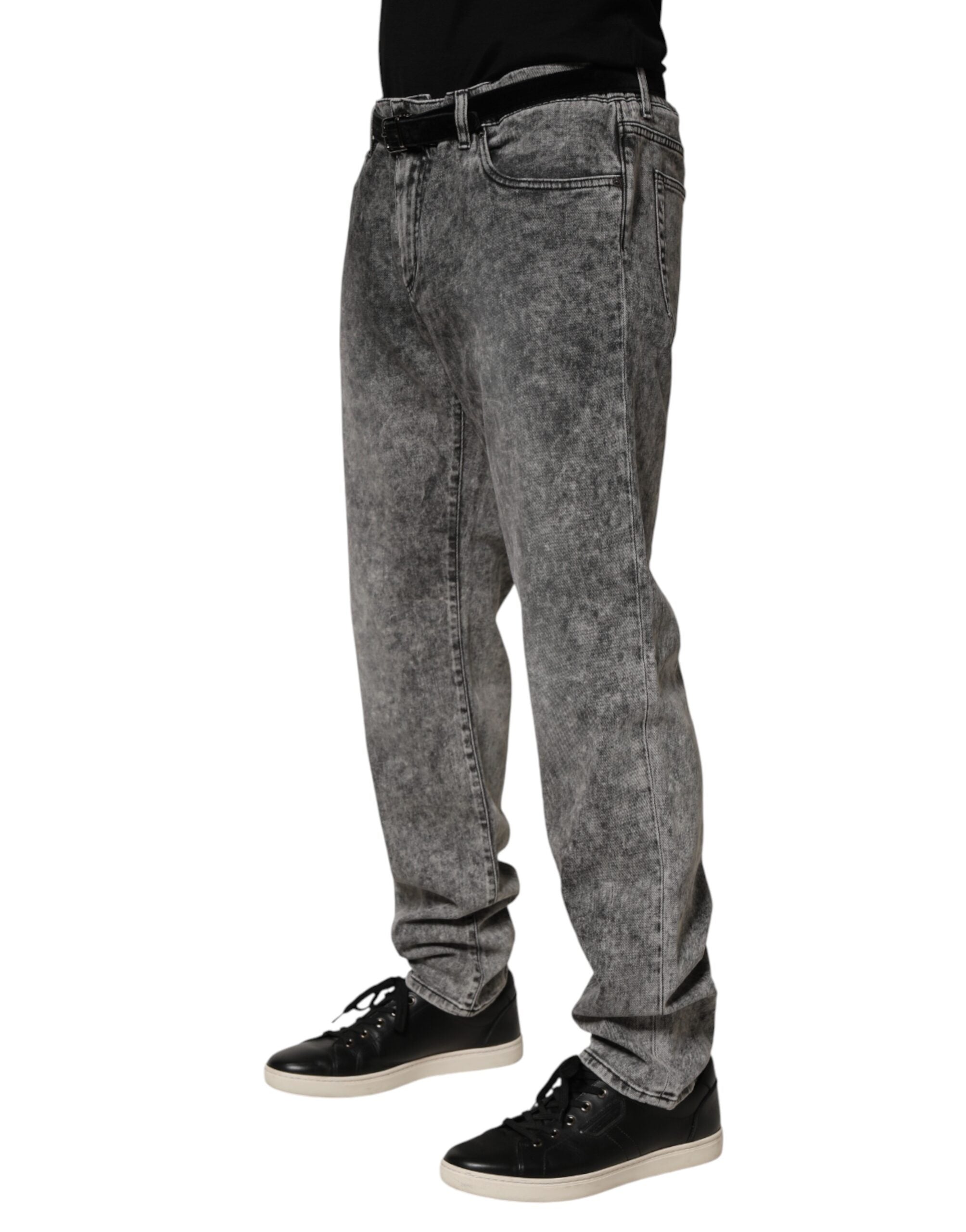 Jean droit en coton gris de Dolce & Gabbana, pantalon denim pour homme, vue de face avec poches et couture visible.