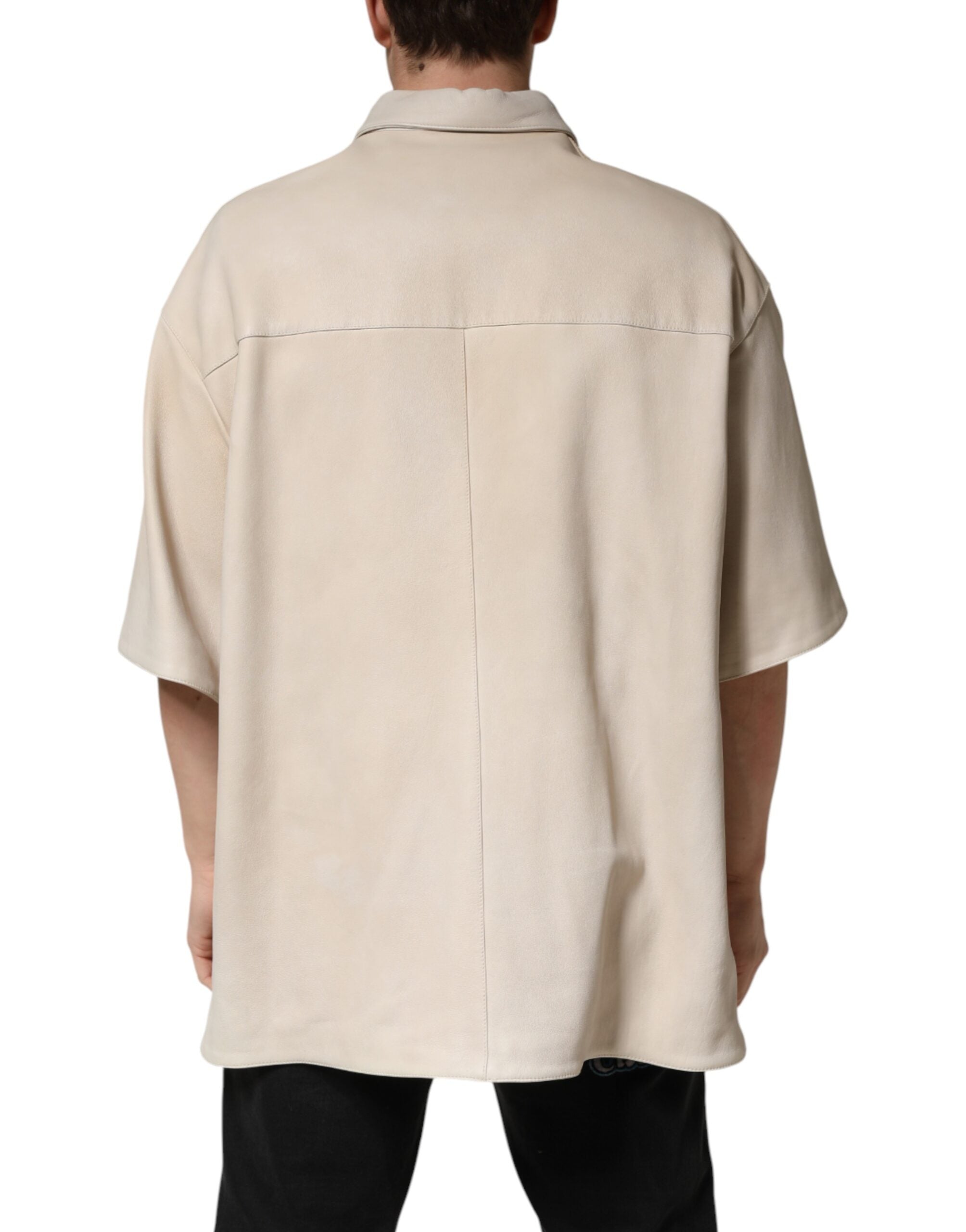 Chemise décontractée en cuir beige de Dolce & Gabbana pour homme, avec boutons et style casual visible sur l'image.