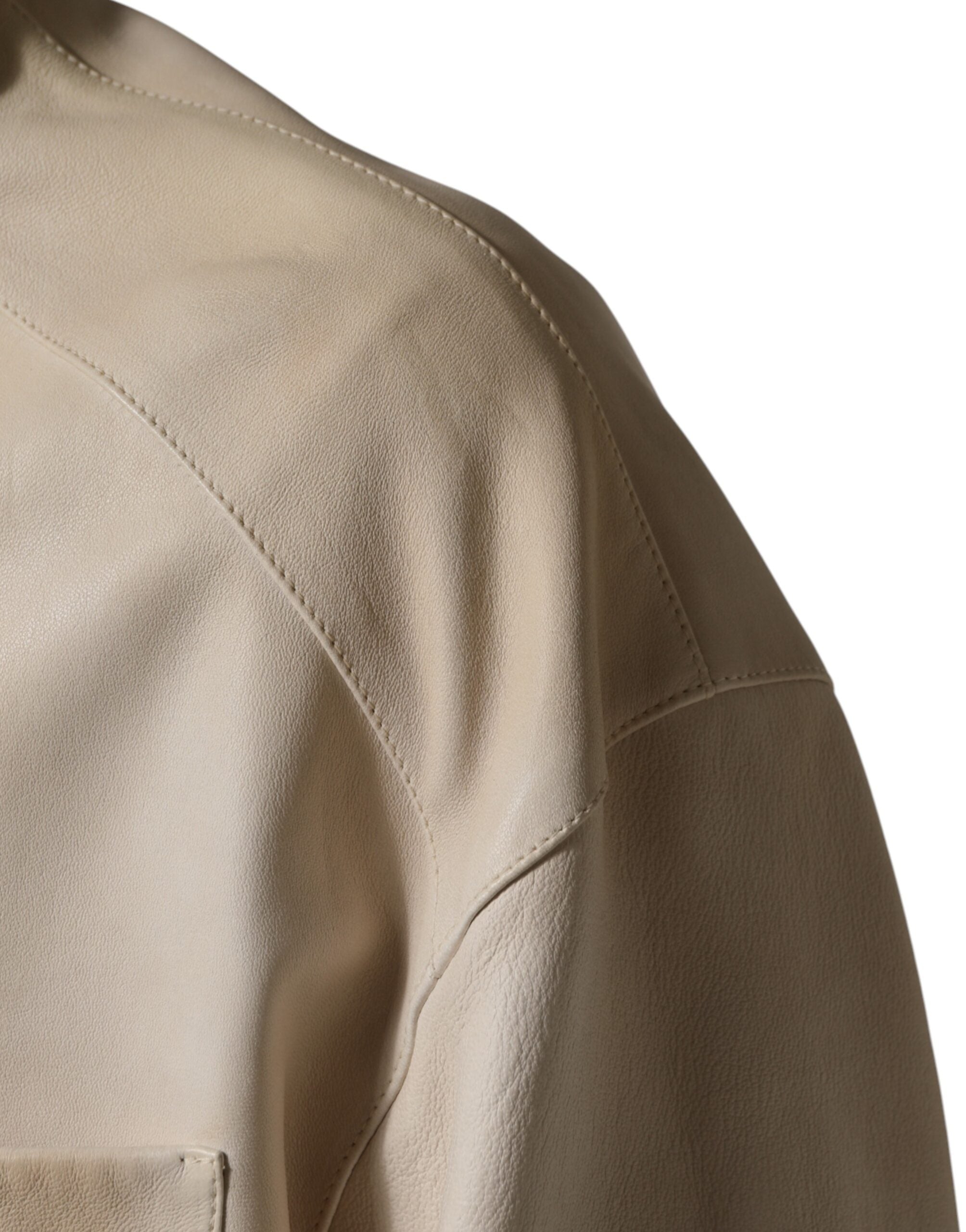 Chemise décontractée beige en cuir Dolce & Gabbana pour homme, avec boutons et style casual visible sur l'image.