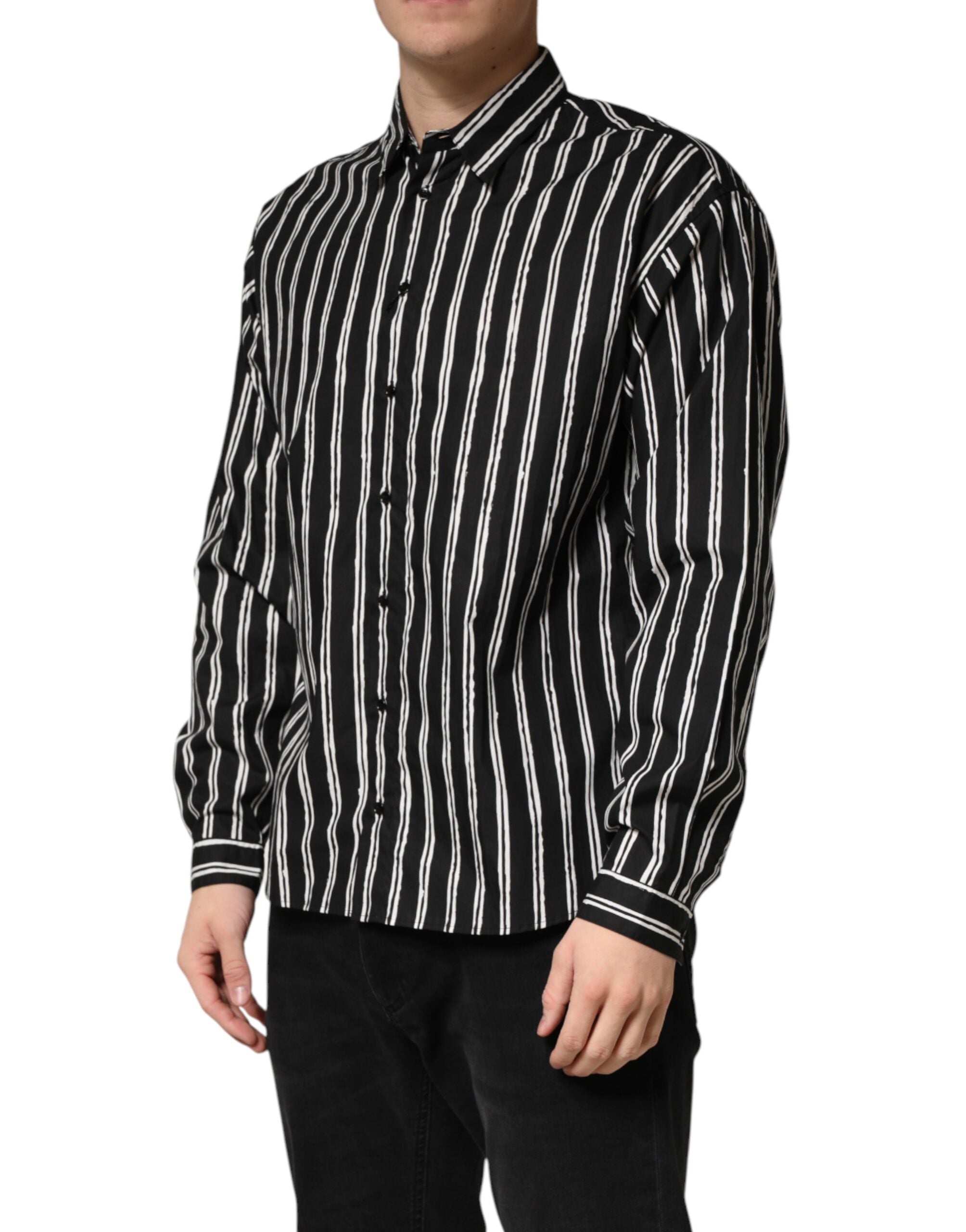 Chemise de costume noire à rayures en coton pour homme de Dolce & Gabbana, illustration de la chemise avec col et boutons visibles.