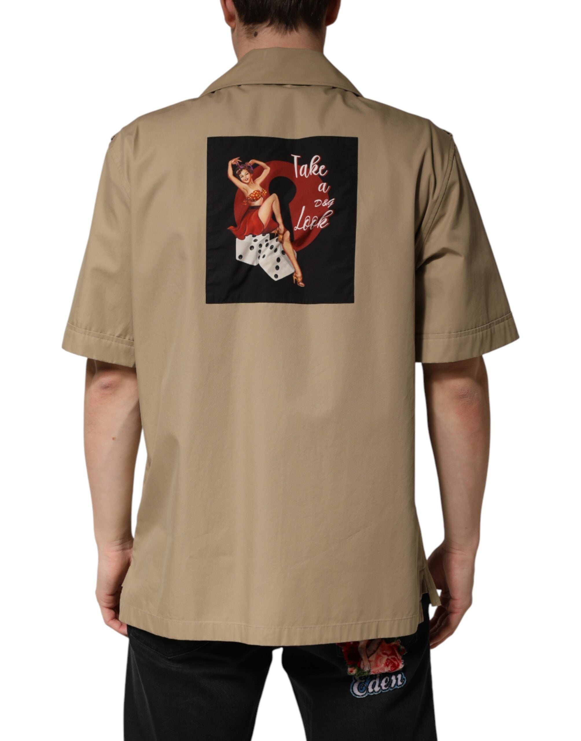 Chemise casual pour homme Dolce & Gabbana à manches courtes couleur brun avec style pin-up, vue de face.