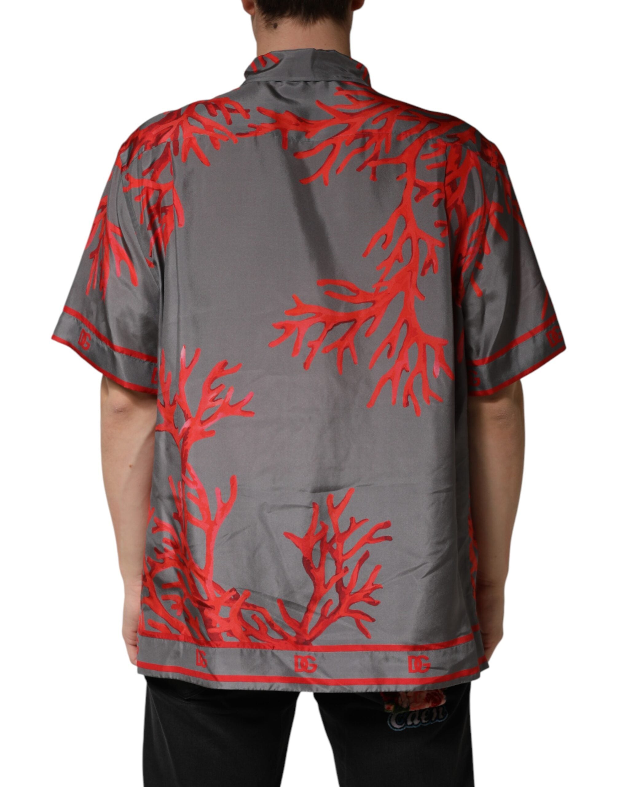 Chemise décontractée Dolce & Gabbana à manches courtes gris rouge avec motifs coraux, style casual et élégant.