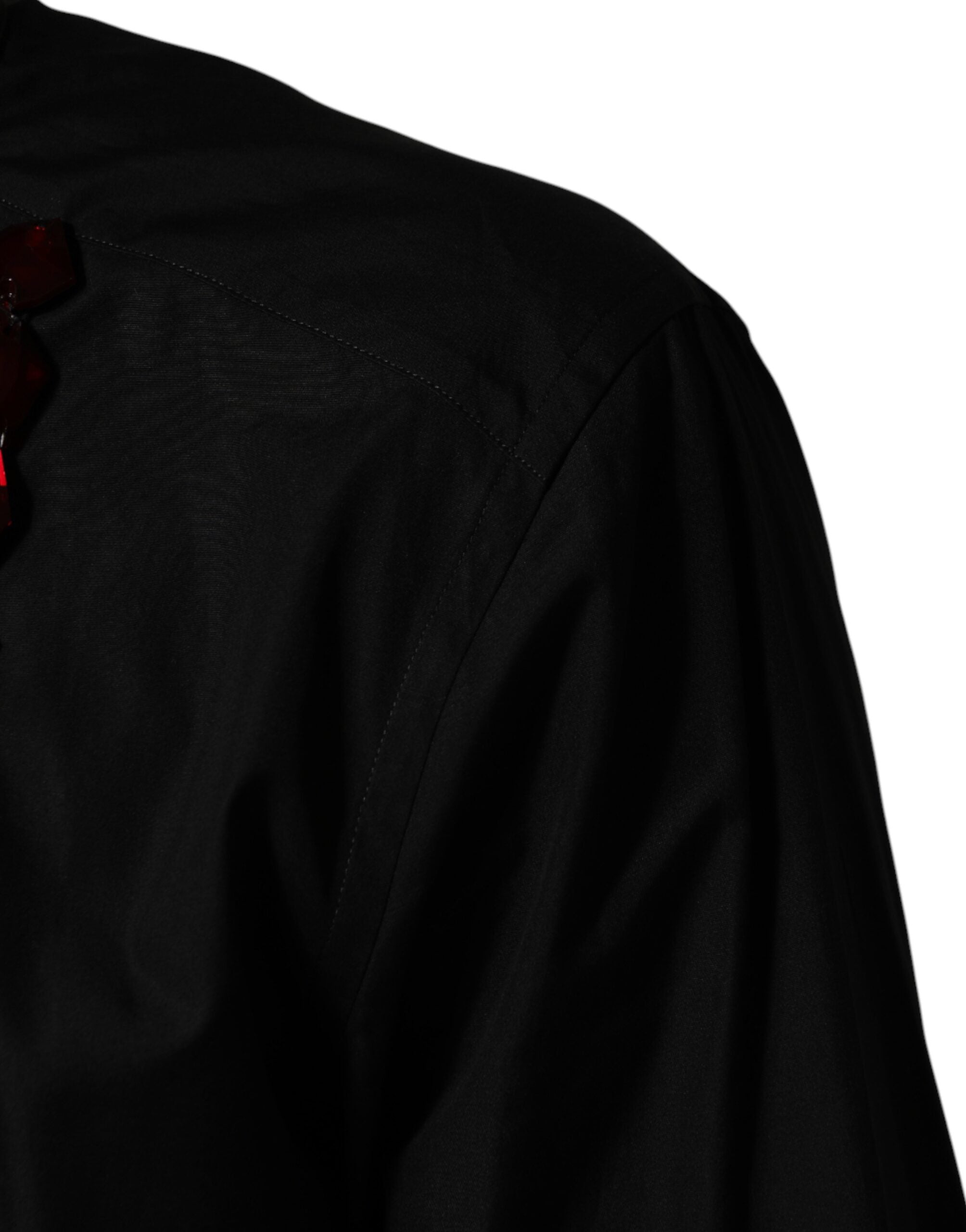 Chemise formelle en coton noir Dolce & Gabbana avec cristaux et détails dorés, élégante et sophistiquée.
