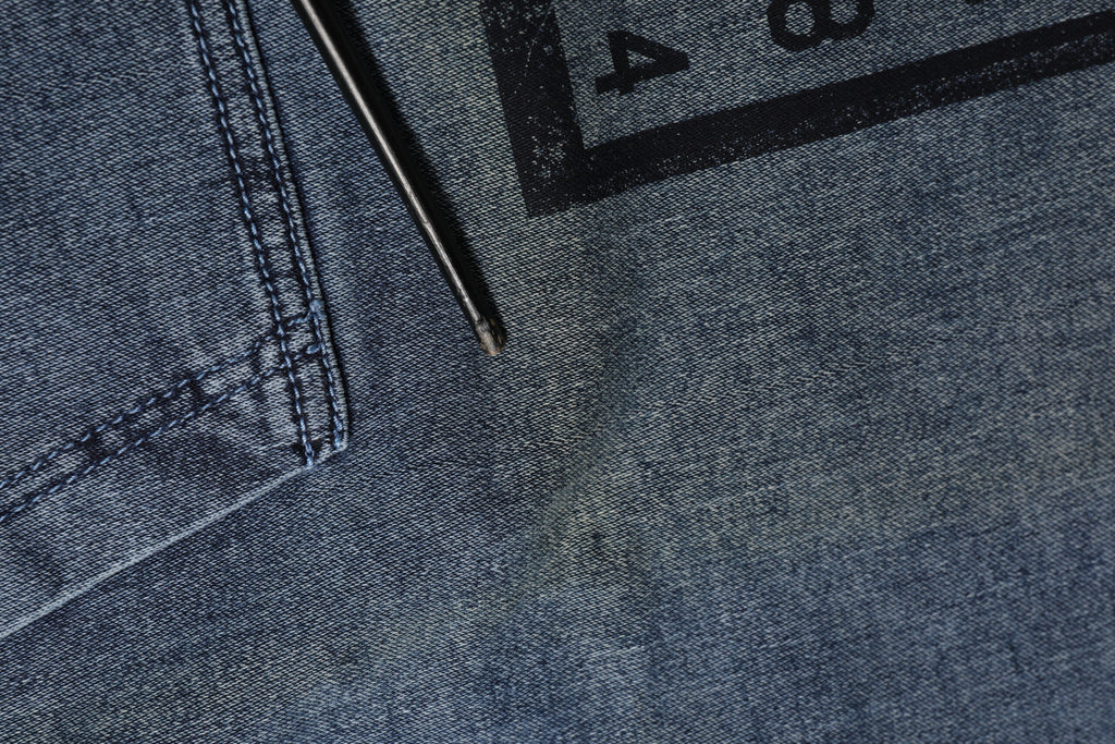 Sweat à capuche en coton bleu Dolce & Gabbana avec logo, style décontracté et confortable pour homme.