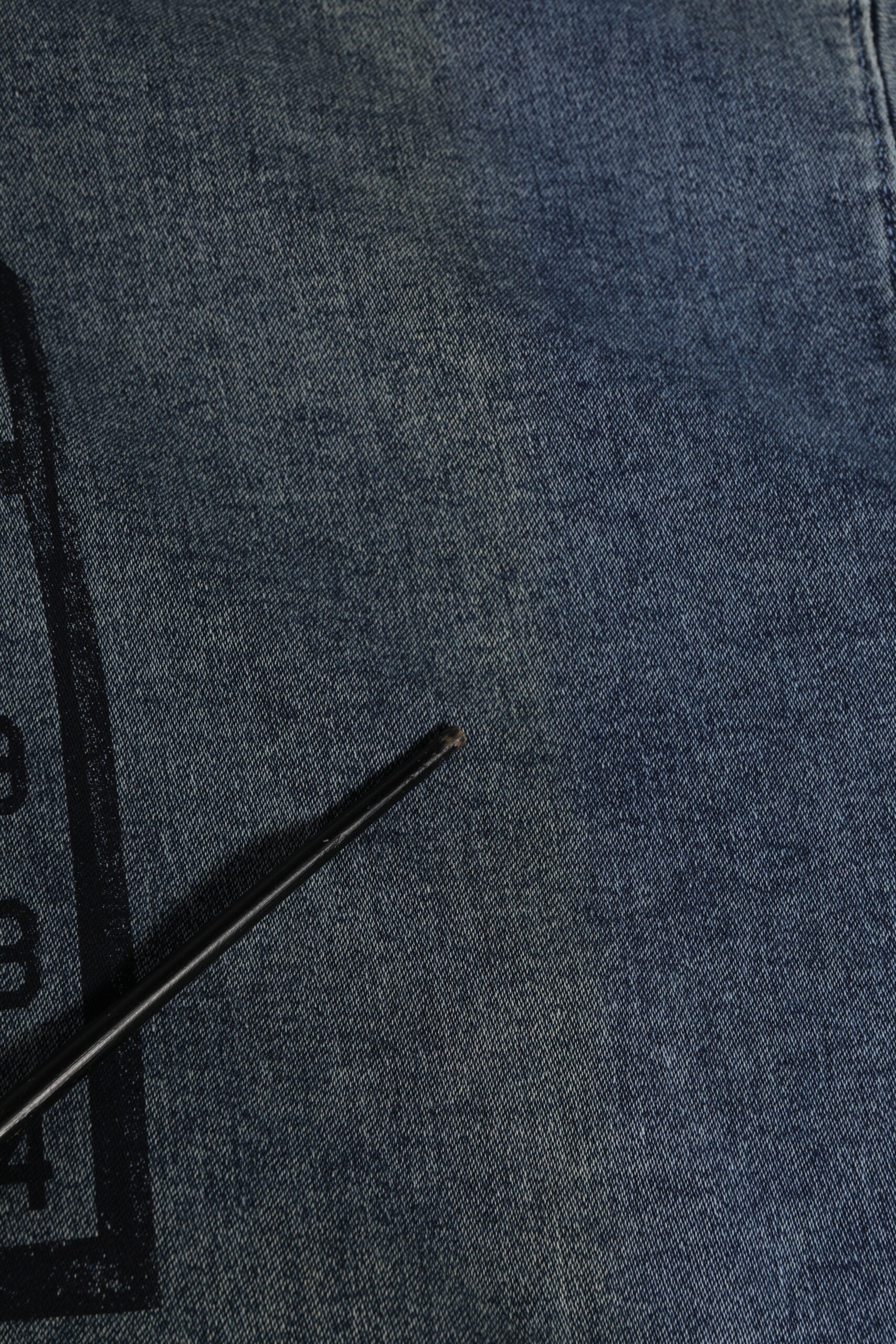 Sweat à capuche en coton bleu Dolce & Gabbana avec logo, pull décontracté et stylé, visible sur l'image.
