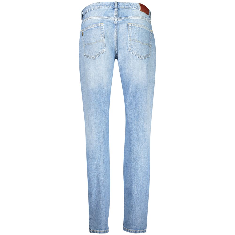 Jeans pour femmes Pepe Jeans Azzurro en coton, coupe classique, couleur bleue claire, porté par une modèle.