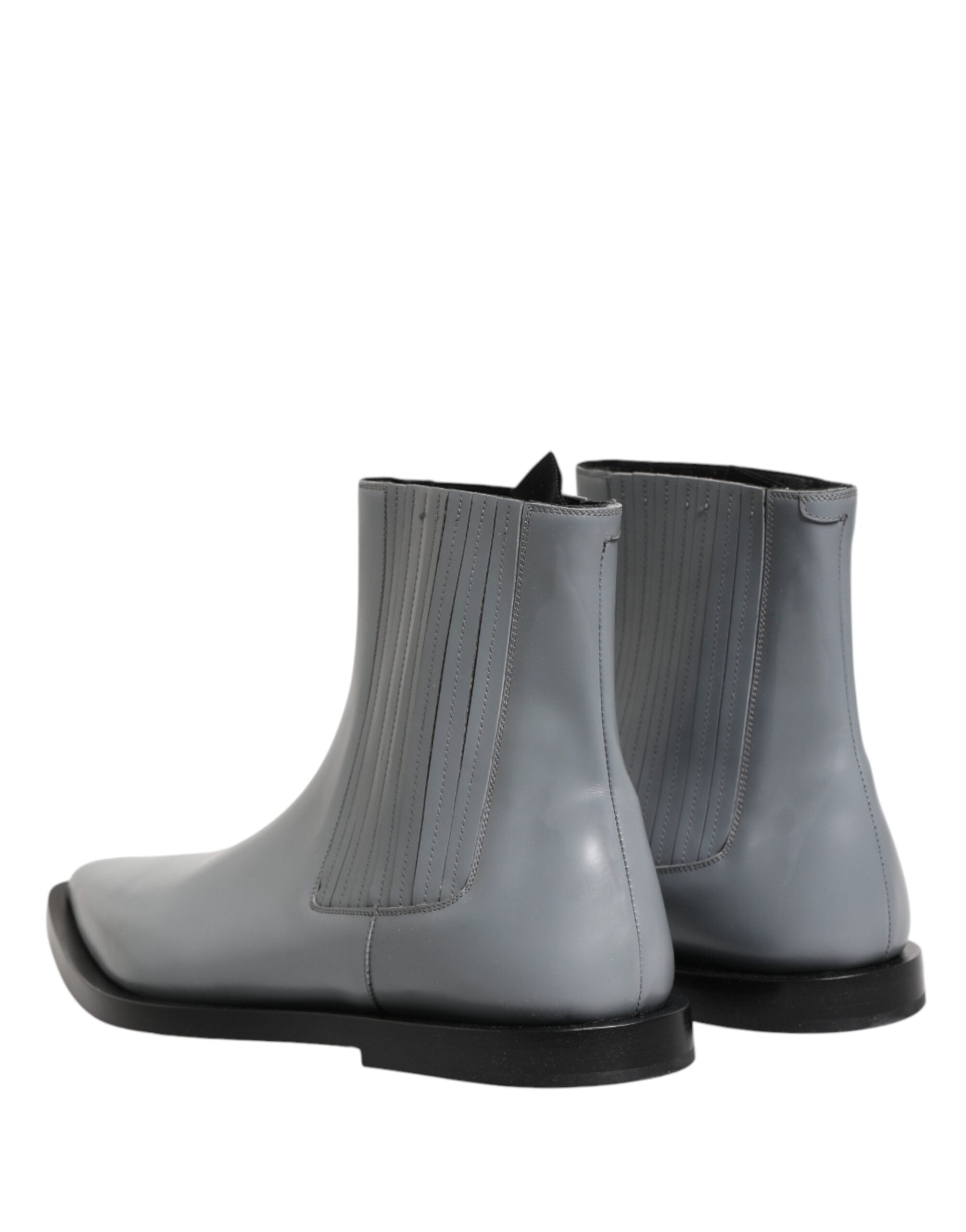Bottines Chelsea courtes gris clair Dolce & Gabbana pour femmes, chaussures élégantes en cuir avec semelle robuste.