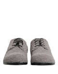Chaussures Derby en molleton gris Dolce & Gabbana pour homme, lacets, style élégant et confortable, vue de face.