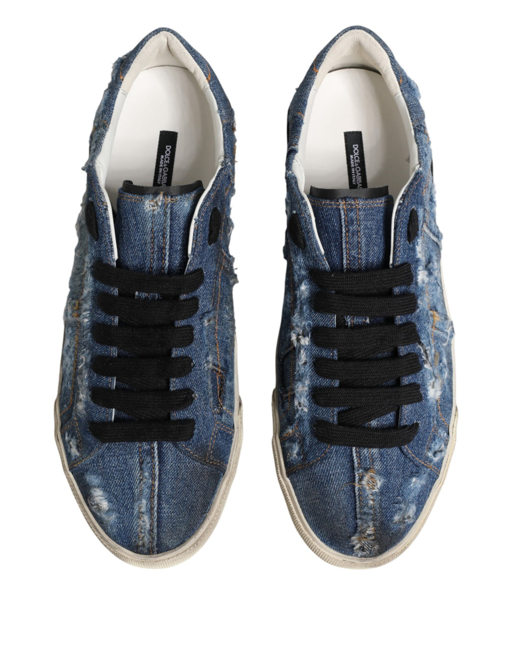 Chaussures sneakers basses en denim bleu délavé de Dolce & Gabbana, style décontracté et tendance.