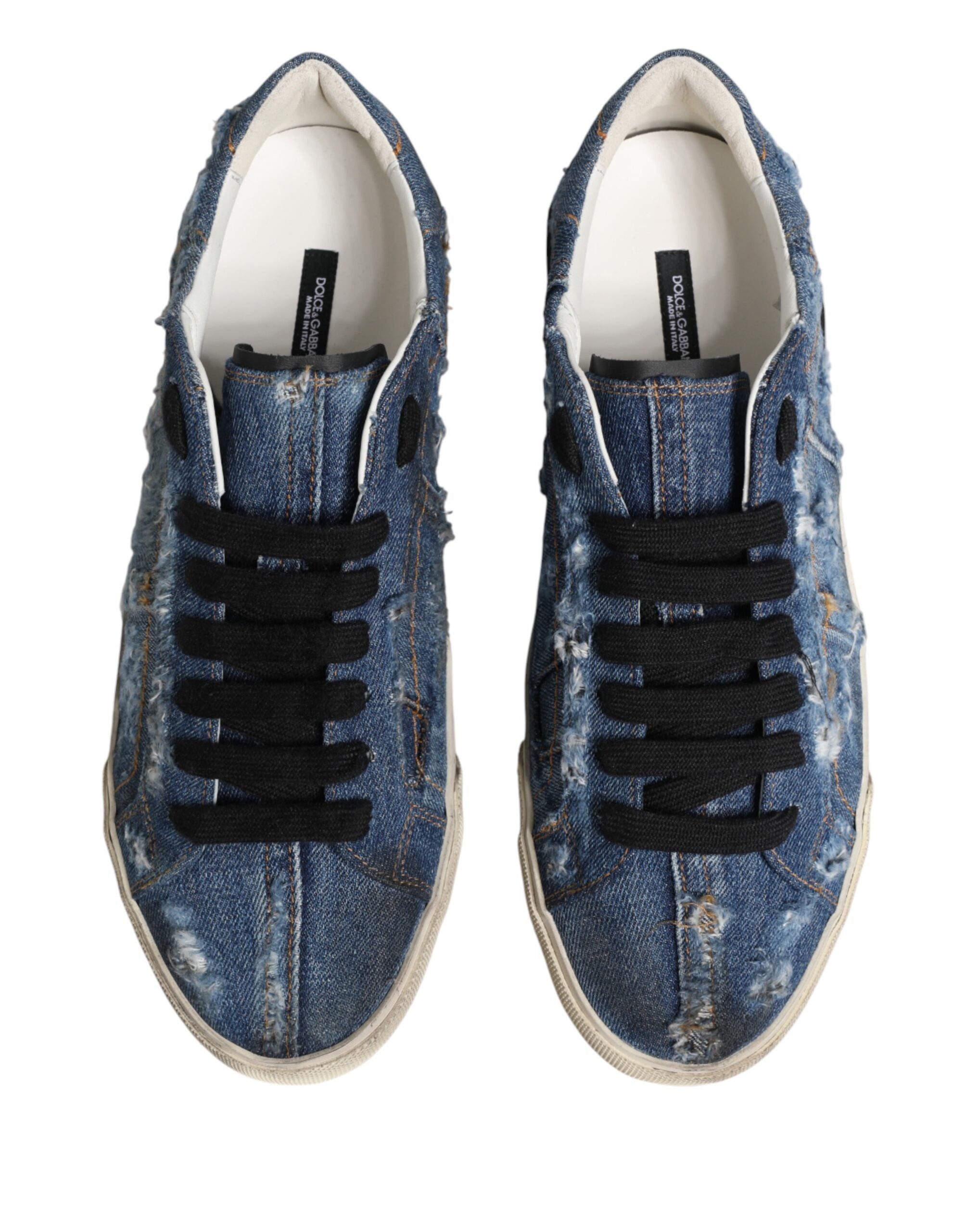 Chaussures sneakers basses en denim bleu délavé de Dolce & Gabbana, style décontracté et tendance.