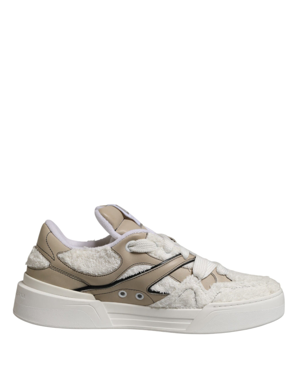 Chaussures sneakers basses en fausse shearling blanc et beige de Dolce & Gabbana, style décontracté et élégant.