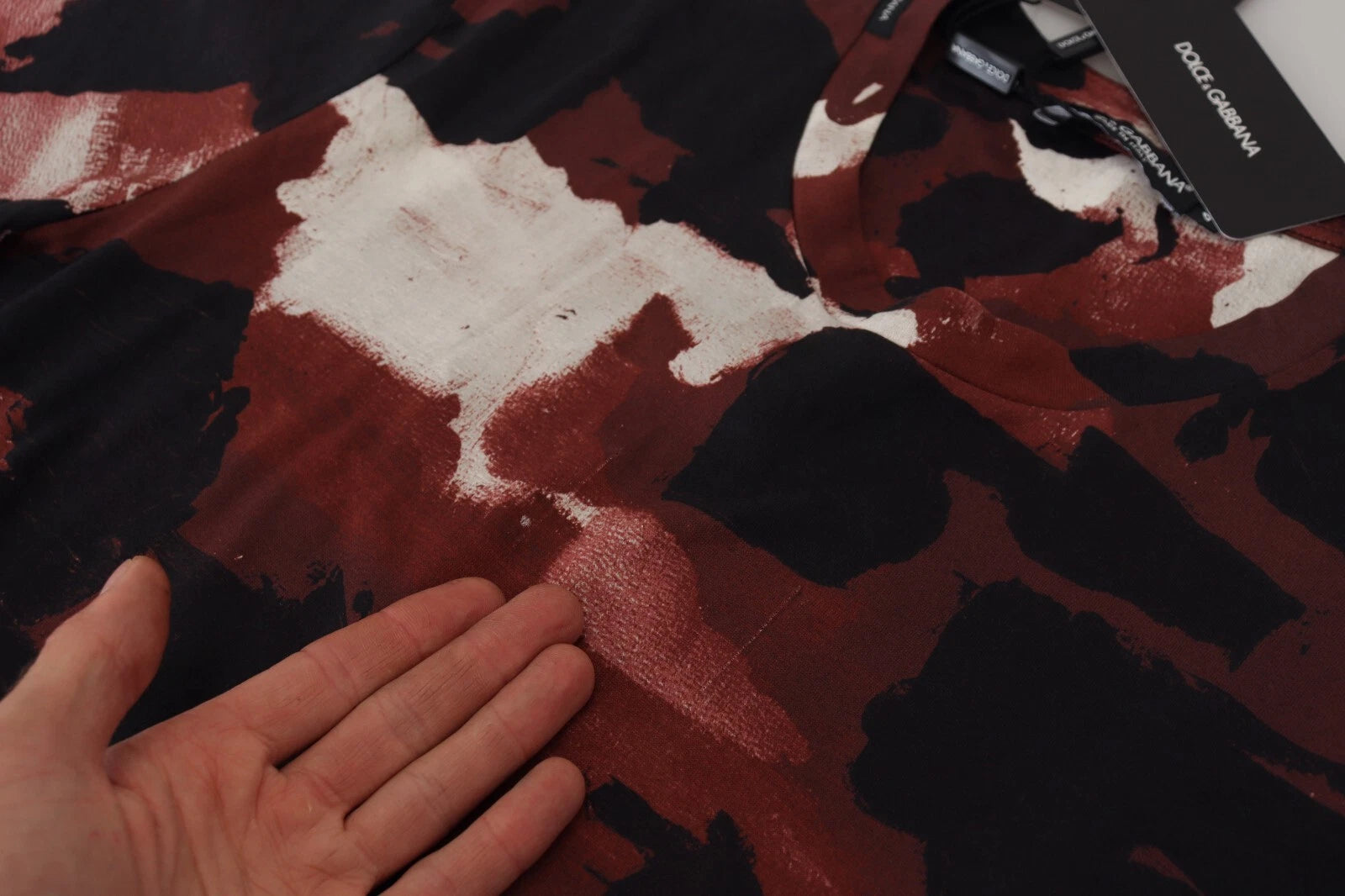 T-shirt en coton à col rond Dolce & Gabbana, tie-dye multicolore, motif coloré et style décontracté.