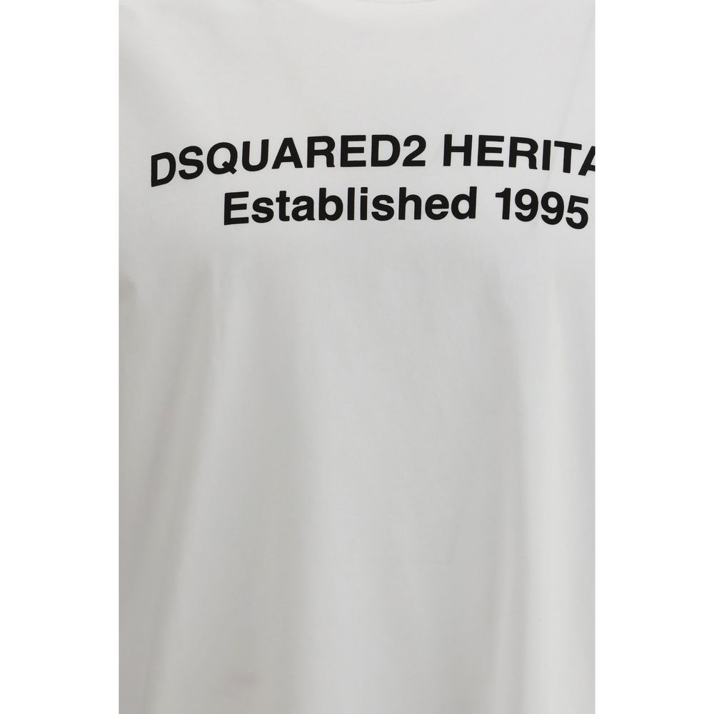 T-shirt blanc en coton de la marque Dsquared², vue de face, avec logo discret visible sur le devant.