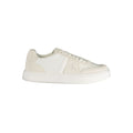 Chaussures sneakers pour hommes Calvin Klein en polyester blanc, vue de face, avec design moderne et semelle blanche.