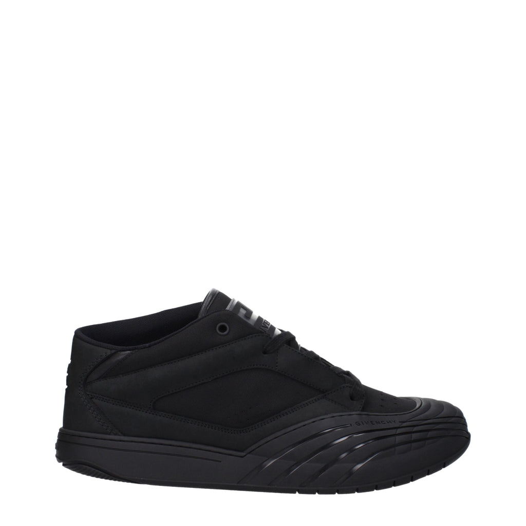 Chaussures Givenchy en tissu noir, baskets basses élégantes avec design moderne et semelle blanche.