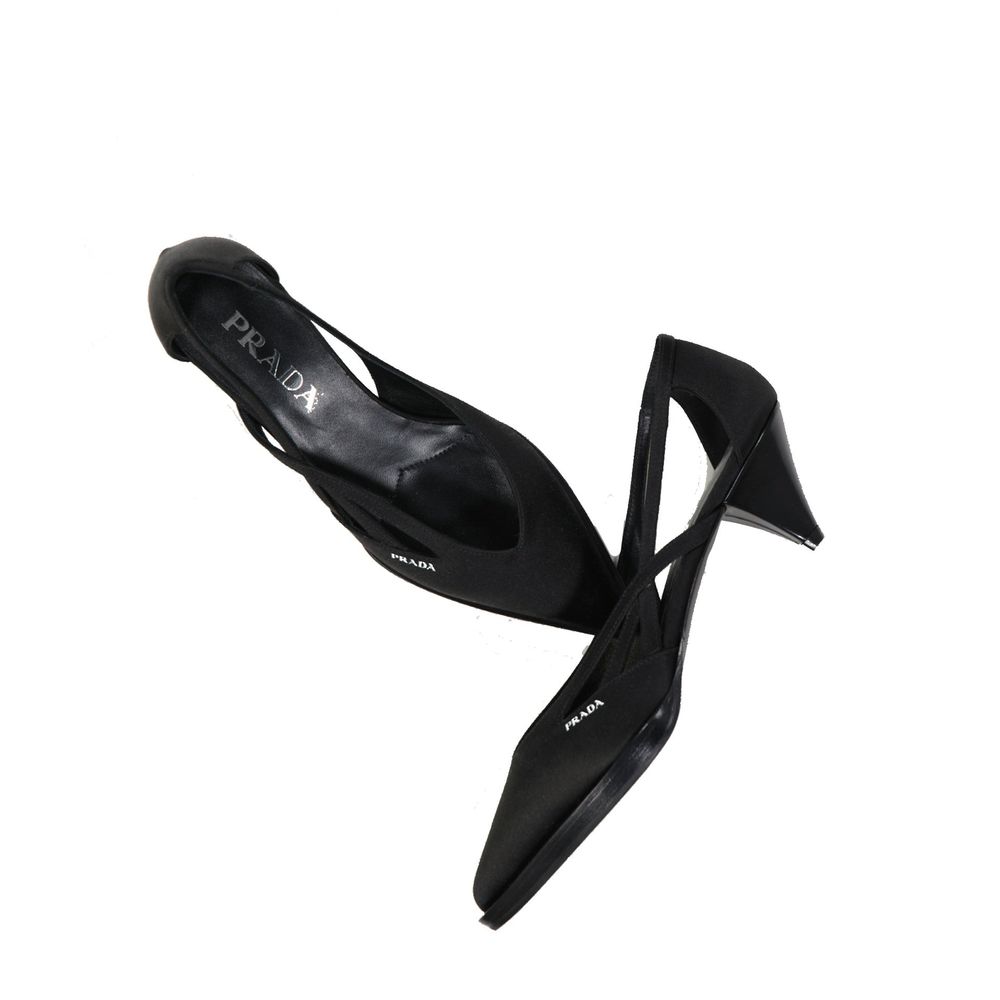 Escarpins Prada en soie noire à talons hauts, élégants et sophistiqués, pour femme.