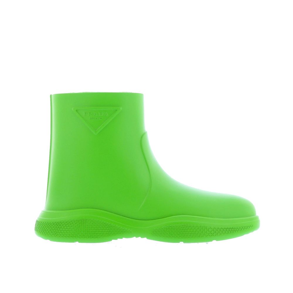 Bottes de pluie en caoutchouc bicolores Prada, style élégant et résistant, parfaites pour la pluie et le style urbain.