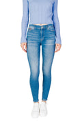 Jean skinny en coton bleu de la marque Tommy Hilfiger, coupe ajustée, visible en détail sur le produit.