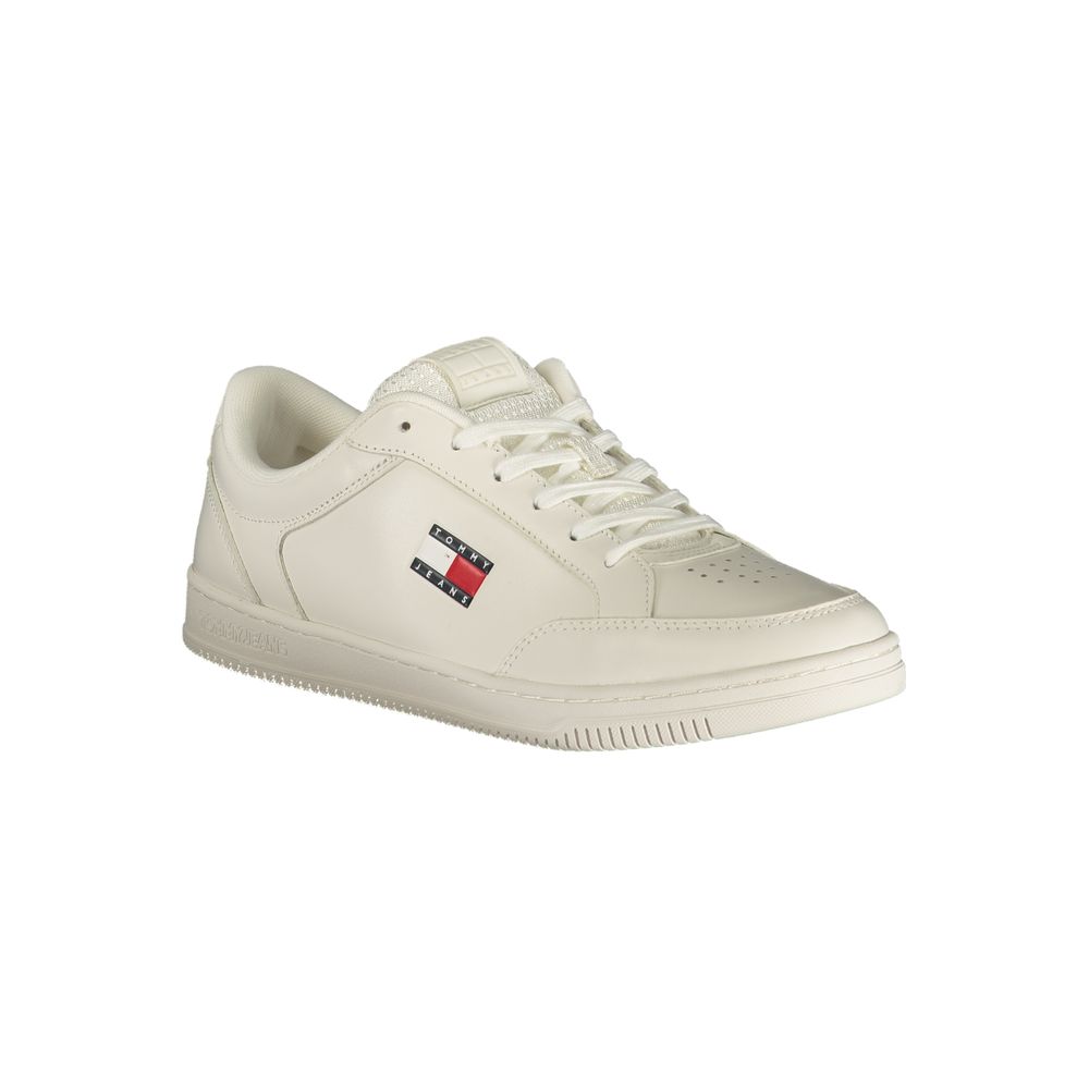 Chaussures homme Tommy Hilfiger blanches en polyuréthane, baskets de style décontracté avec semelle blanche et design moderne.
