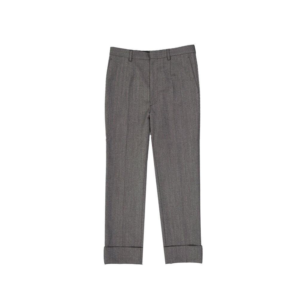 Pantalons décontractés en laine gris de Prada, vue de face, avec une coupe élégante et un tissu doux.