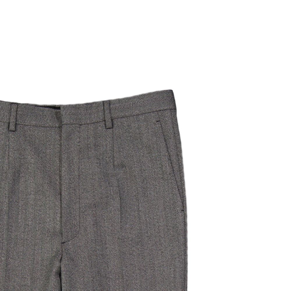 Pantalon décontracté en laine grise Prada pour homme, coupe classique et tissu doux, idéal pour un style élégant et confortable.