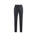 Pantalon de costume en mohair bleu de Prada, coupe élégante et tissu léger, porté sur mannequin.