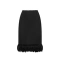 jupe midi en soie noire de Saint Laurent, élégante et fluide, affichée sur un mannequin avec un fond neutre