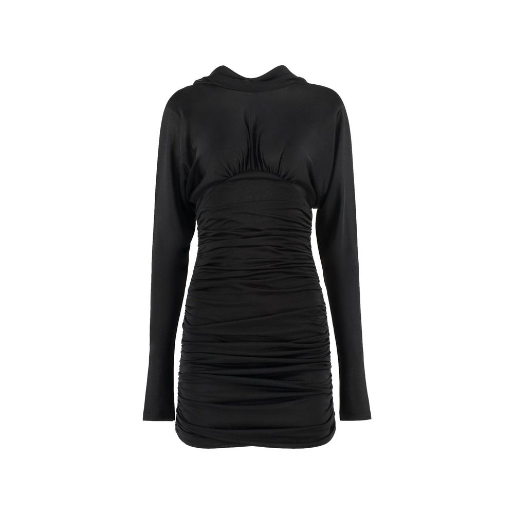 Robe de cocktail noire en viscose de Saint Laurent, coupe élégante et moderne, portée avec un style sophistiqué.