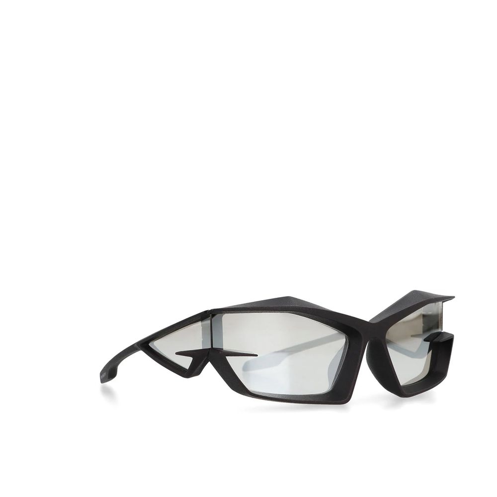 Lunettes de soleil Givenchy en polyéthylène noires, style moderne avec monture élégante, pour un look sophistiqué.