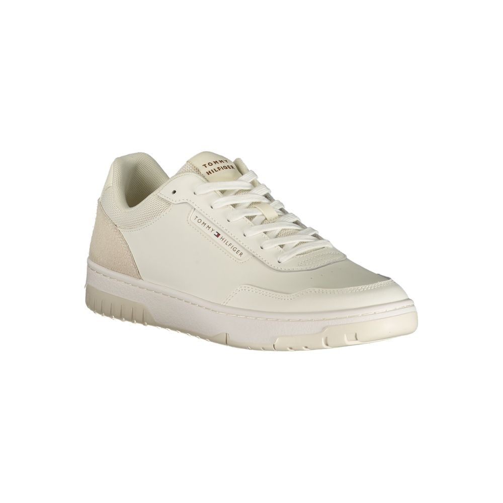 Chaussure sneaker blanche en polyuréthane pour homme de la marque Tommy Hilfiger, vue de face.