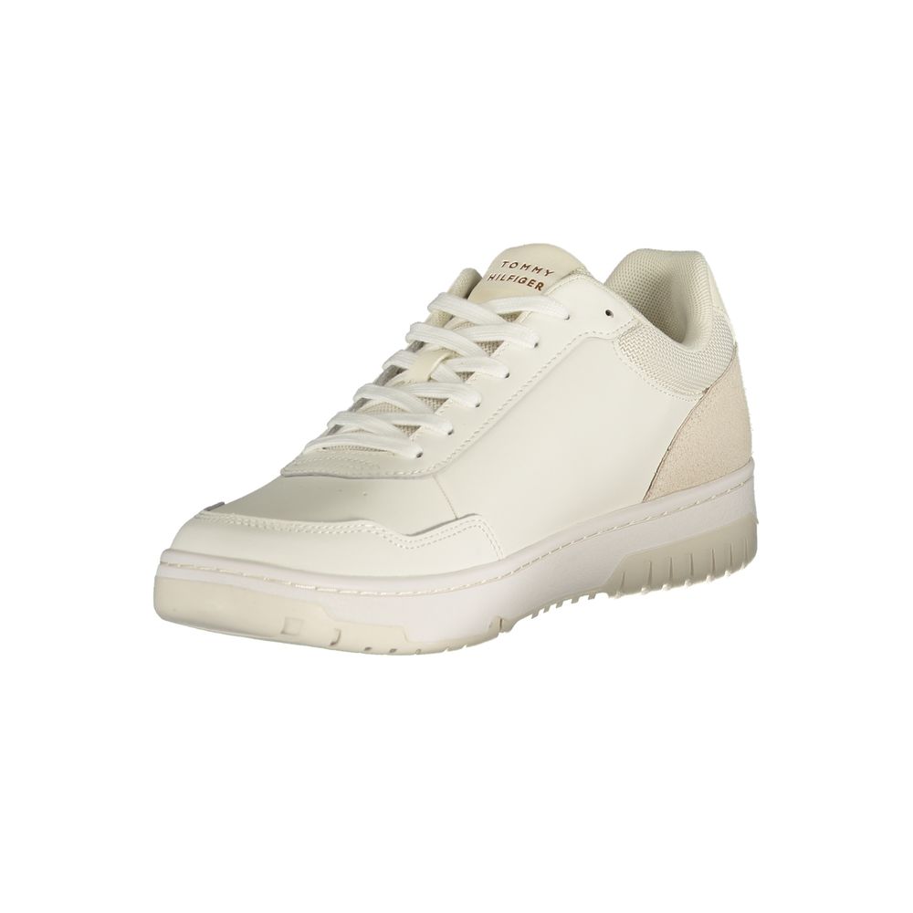 Chaussure sneaker blanche en polyuréthane pour homme de la marque Tommy Hilfiger, vue de côté.
