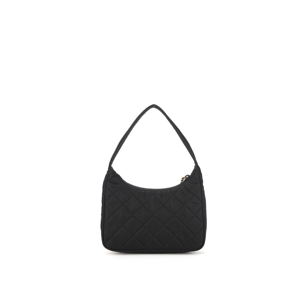 Sac à bandoulière en nylon noir de Prada, élégant et pratique, visible avec détails de la marque et design moderne.
