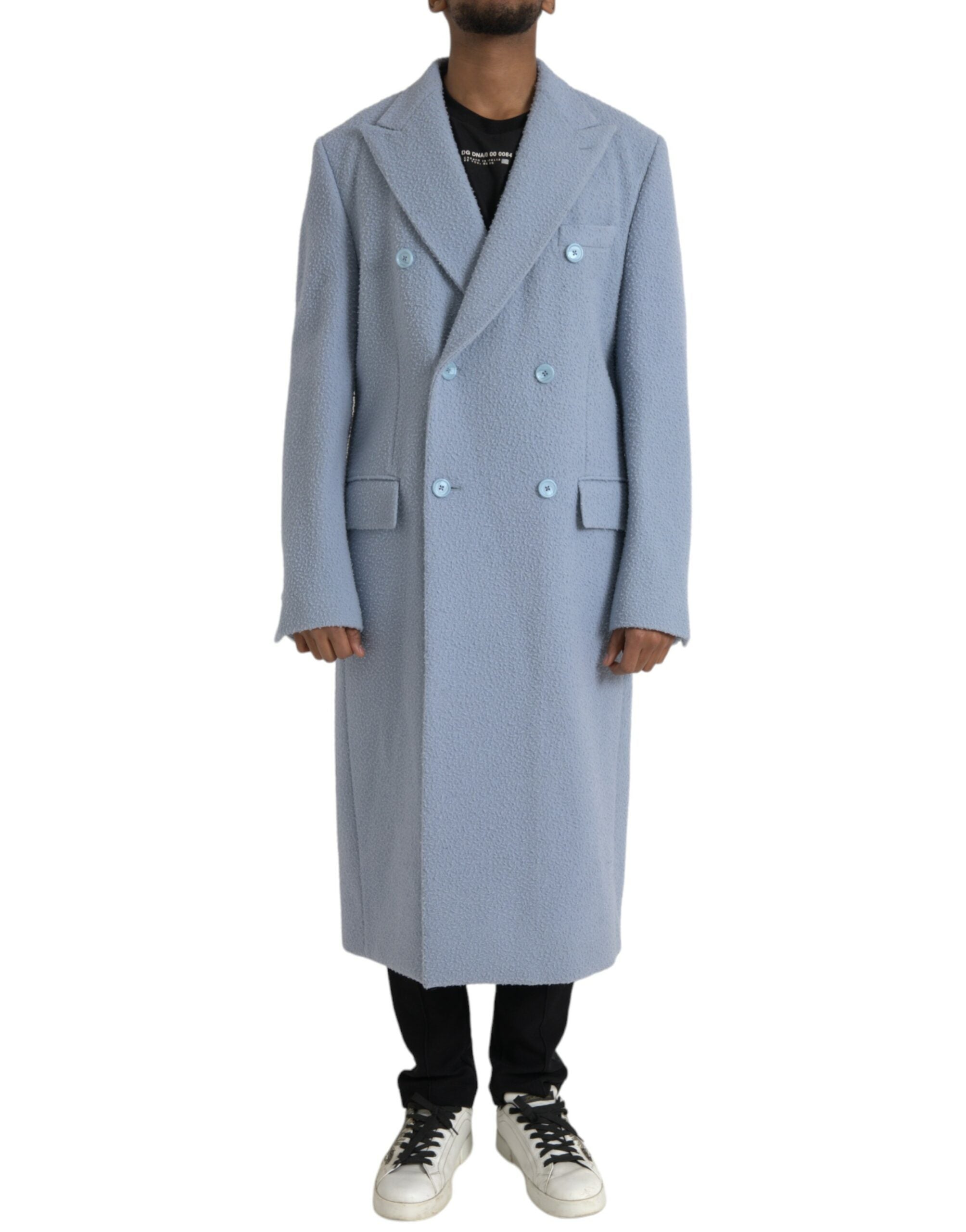 Manteau trench en cachemire bleu Dolce & Gabbana, élégant et chaud, porté sur un mannequin.