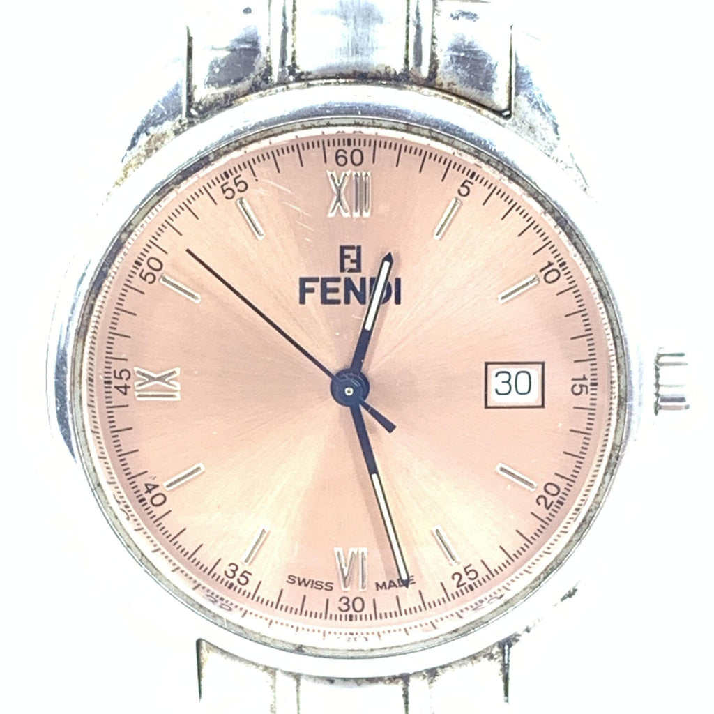 Montre quartz Fendi avec cadran rose champagne et boîtier en acier inoxydable, élégante et sophistiquée.