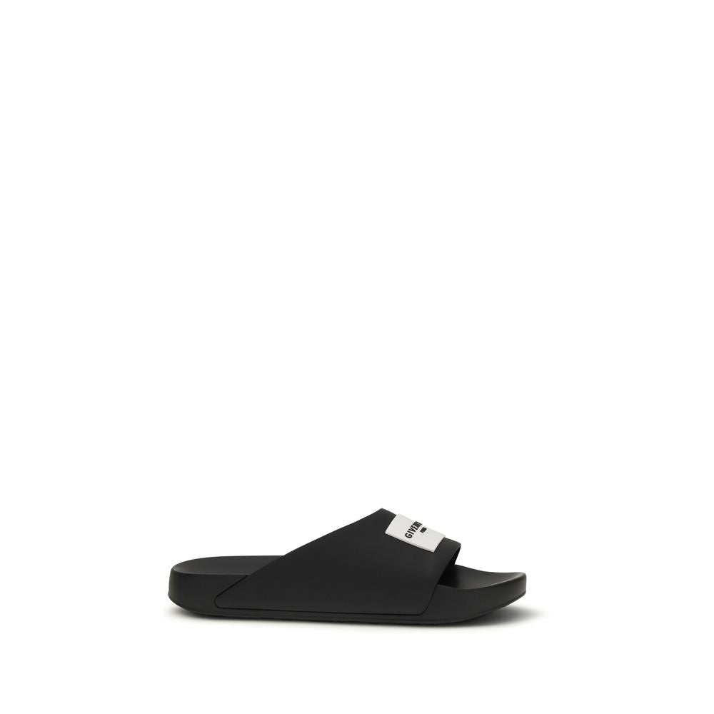 Sandales en caoutchouc noires Givenchy, chaussures de plage élégantes avec semelle épaisse et design moderne.