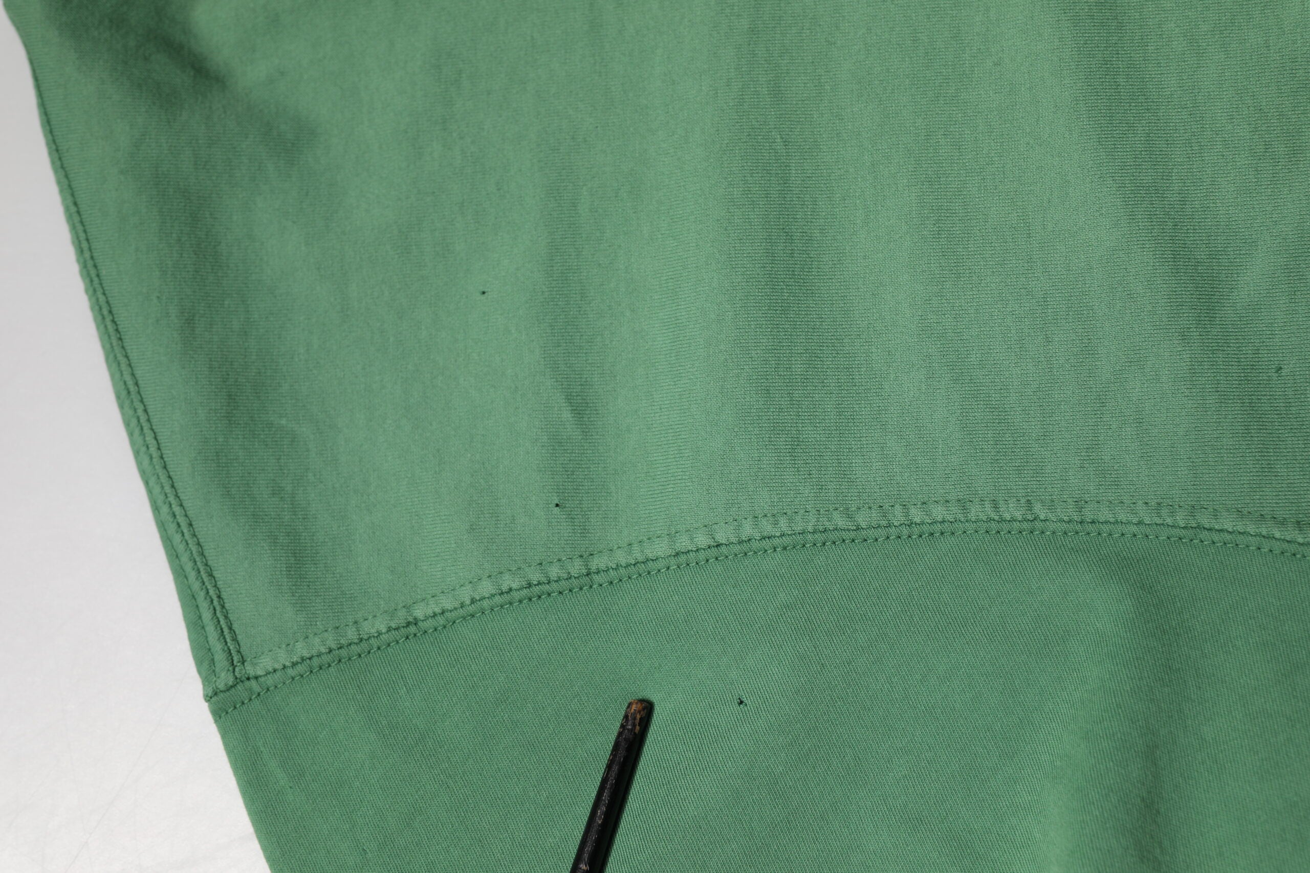 T-shirt homme en coton LightGreen de Dolce & Gabbana, coupe classique à manches courtes et col rond, vue de face.
