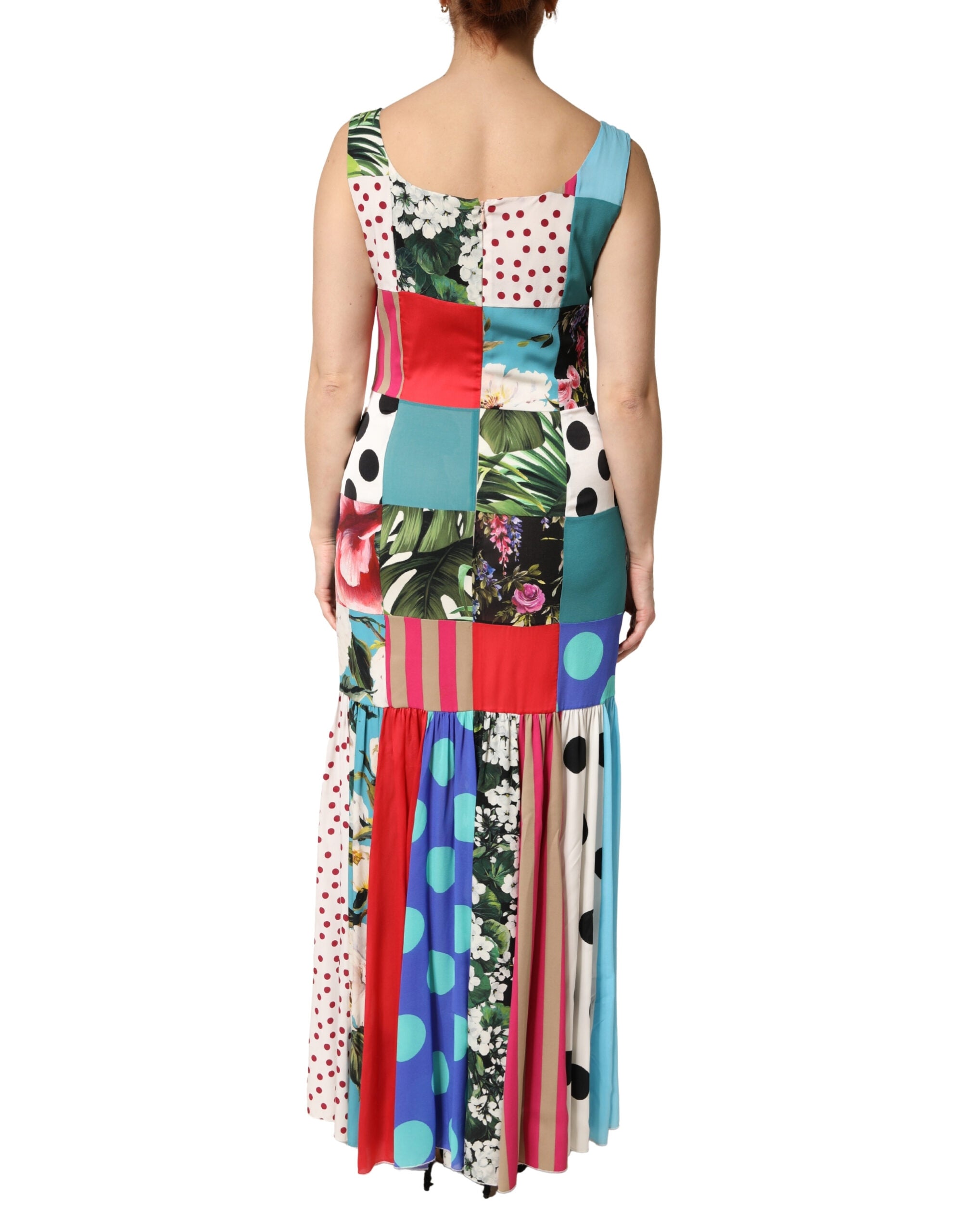Robe sans manches Dolce & Gabbana en soie à patchwork multicolore, motif élégant et coloré.