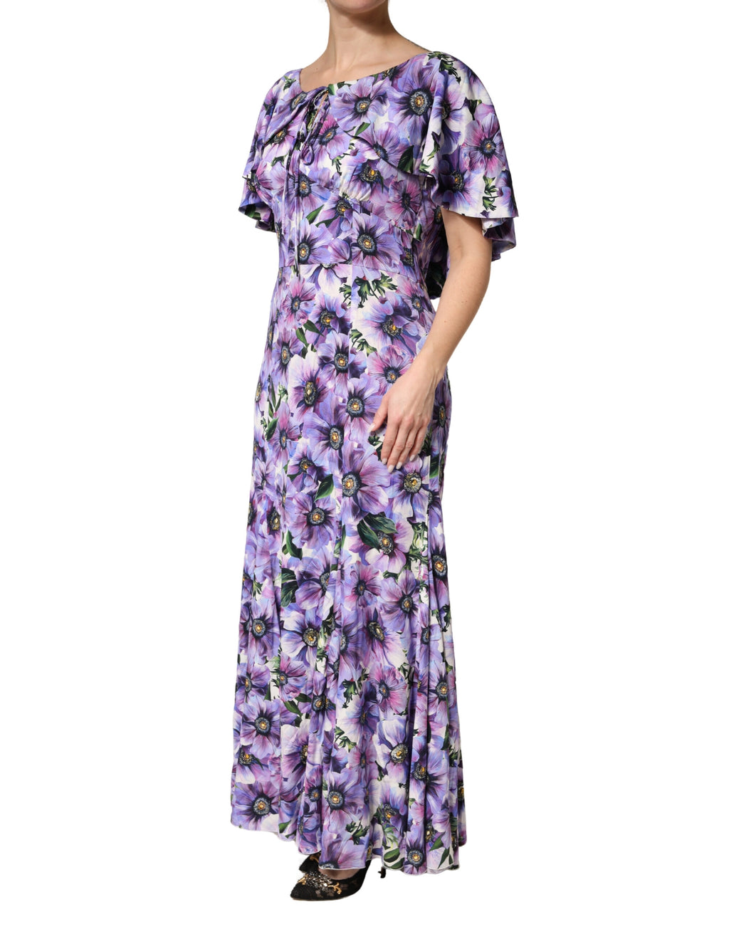Robe longue élégante en soie violette à fleurs Dolce & Gabbana, coupe stretch et design sophistiqué.